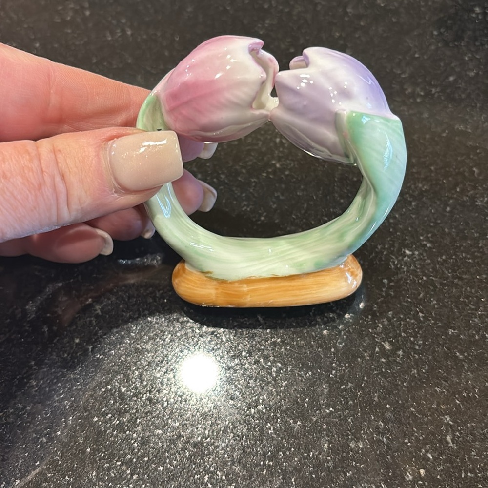 ❤️FINAL❤️Vintage Pia tulip napkin ring set - Picture 4 of 5